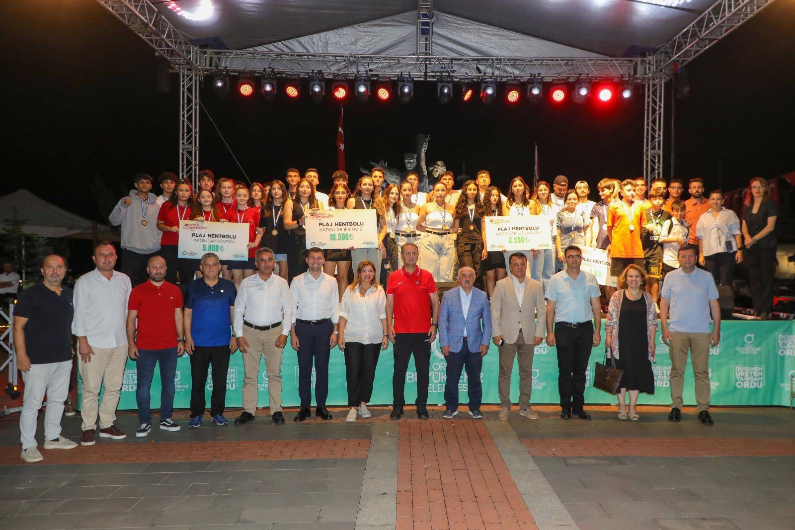 HEYECAN DOLU FESTİVAL SONA ERDİ